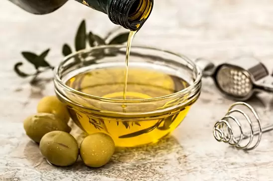 روغن زیتون برای لک صورت